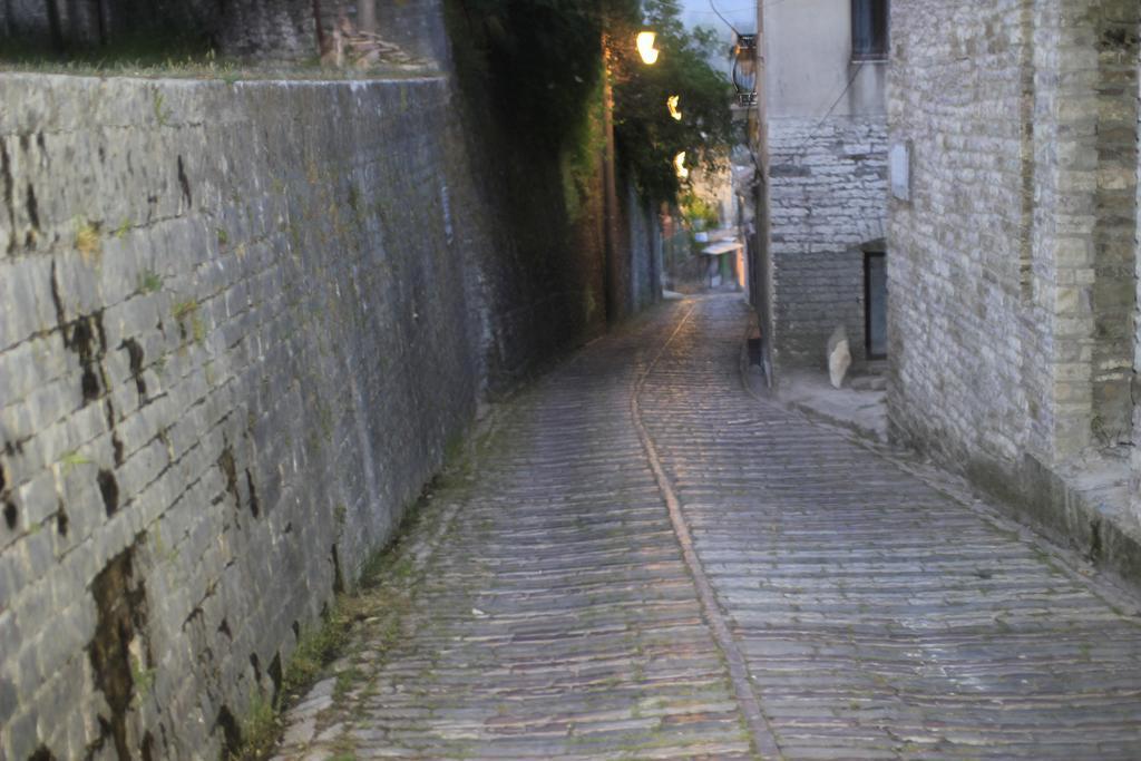Eva Guesthouse Gjirokastër Eksteriør bilde