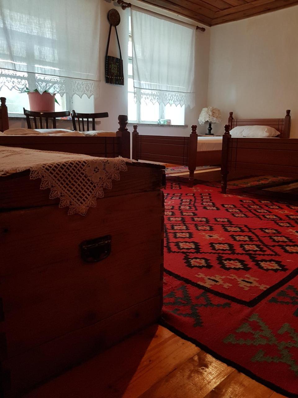 Eva Guesthouse Gjirokastër Eksteriør bilde
